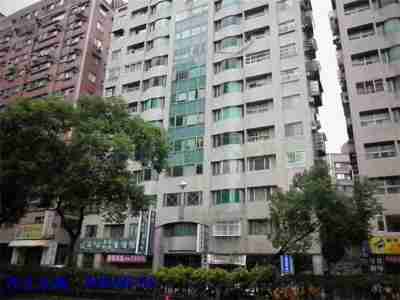 售新北市汐止區銀舜雙星低總價3房~近汐止運動公園房屋出售電梯大樓998萬